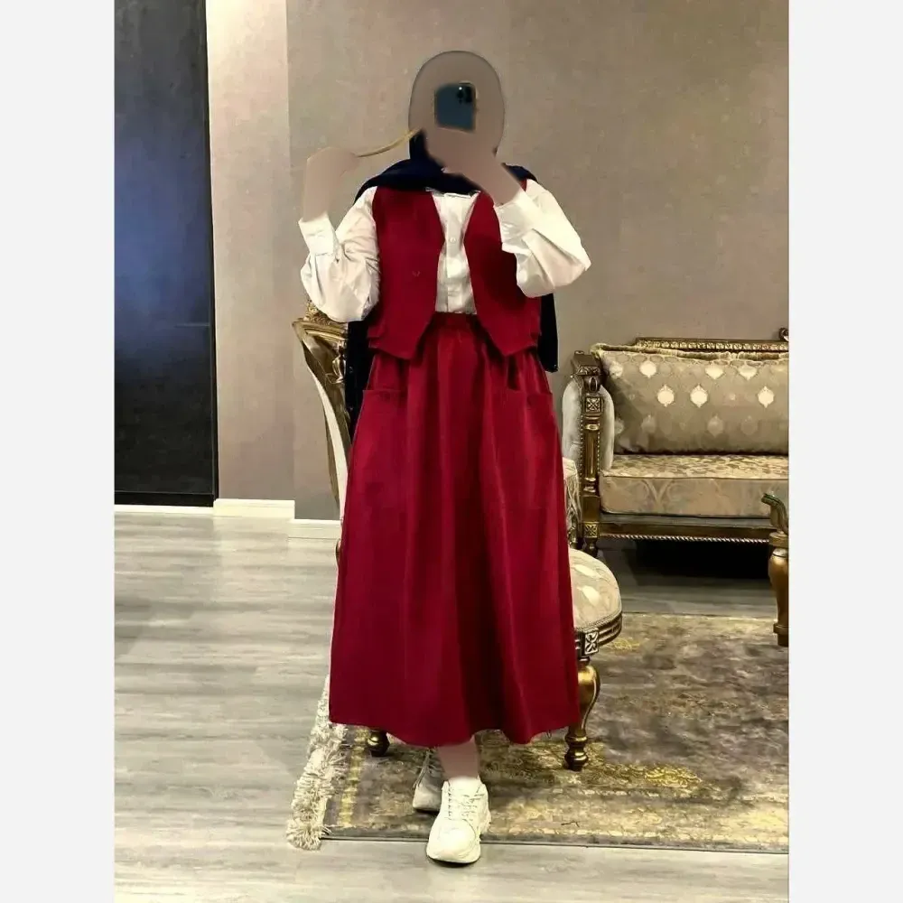 ست سه تیکه شومیز جلیقه و دامن مدل ژینا جنس شانتون