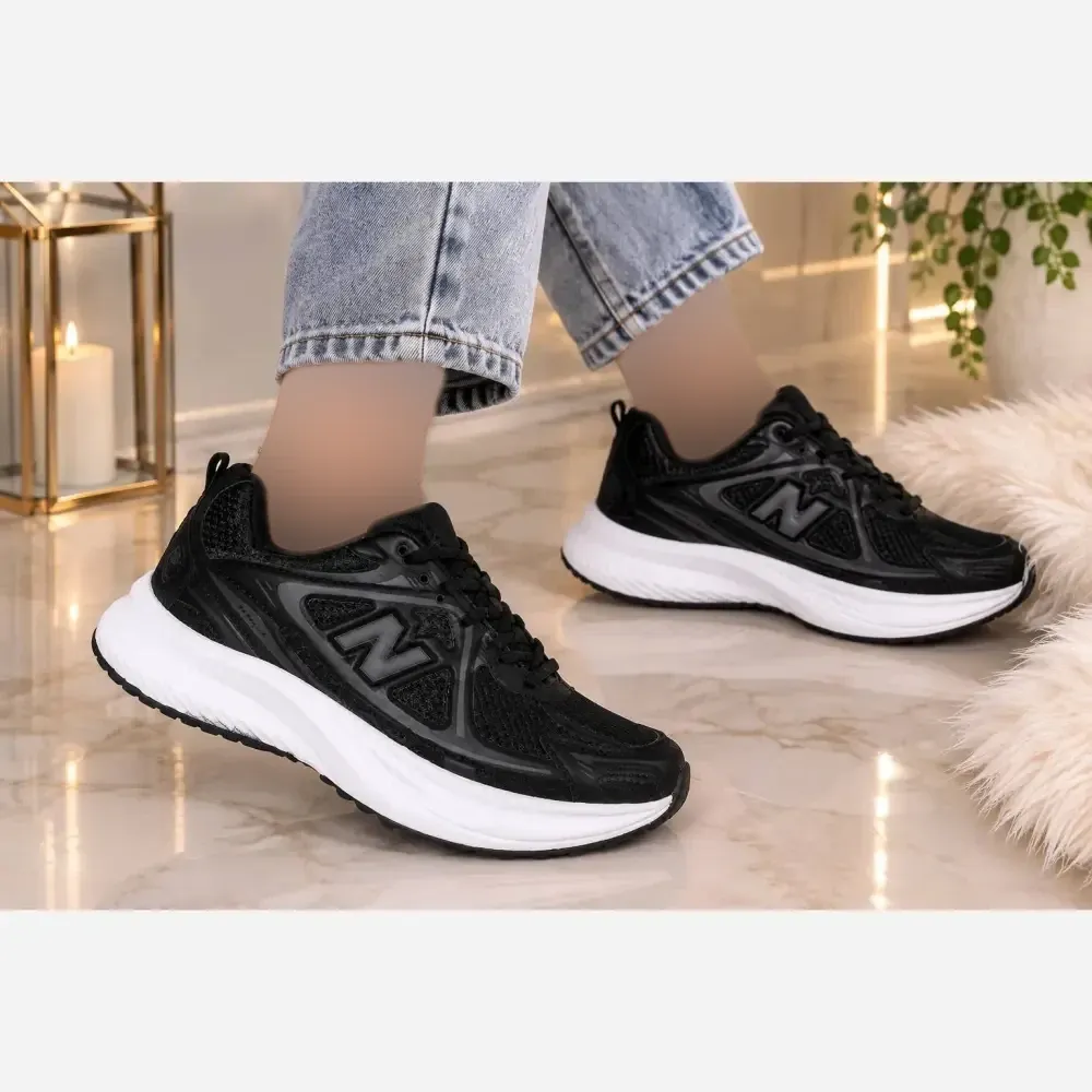 کتونی زنانه سارا رنگ مشکی زیره پلیمر سایز 37 تا 40