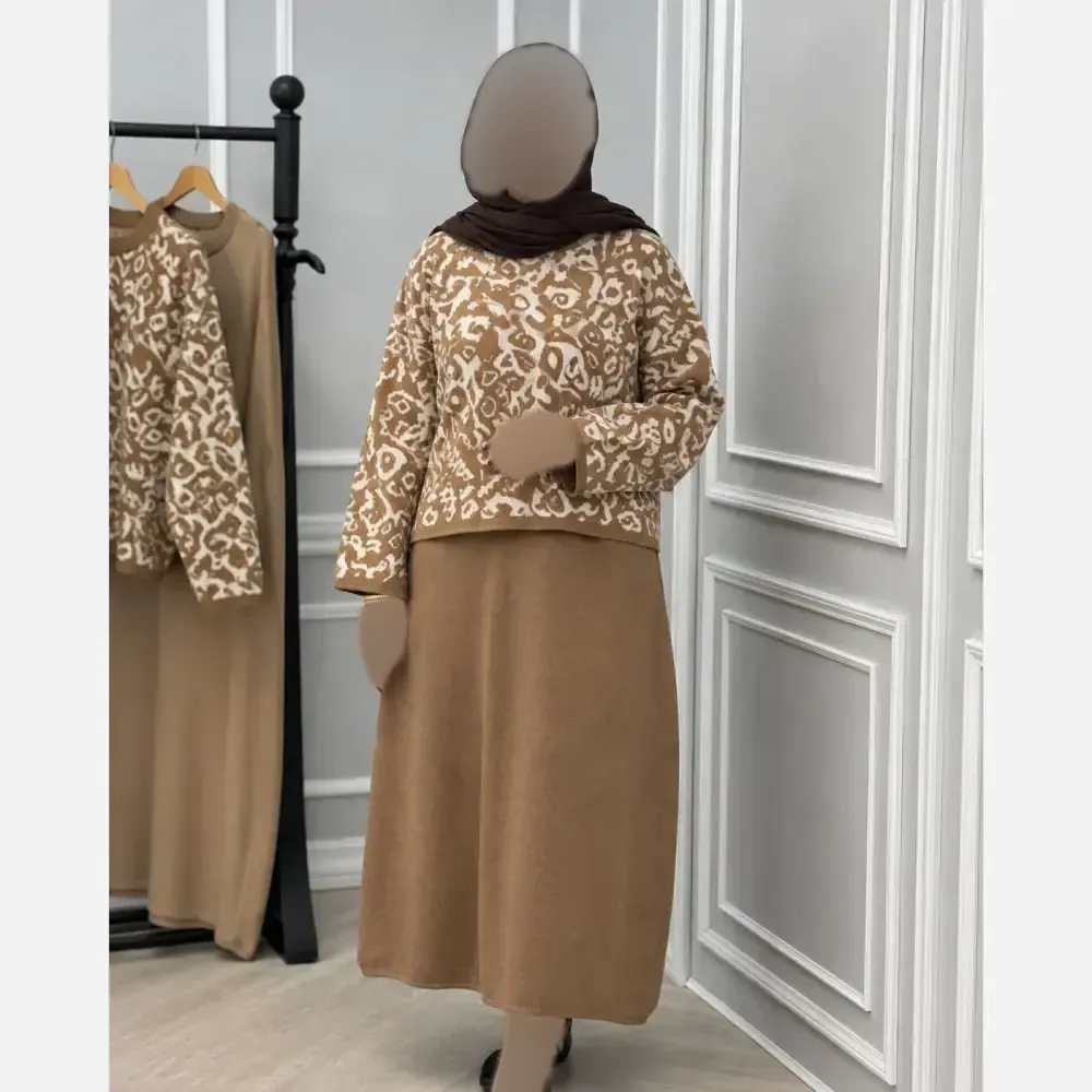 ست رویه و سارافن بافت پلنگی نخ آکرولیک نسکافه ای کرم سایز 38 تا 46