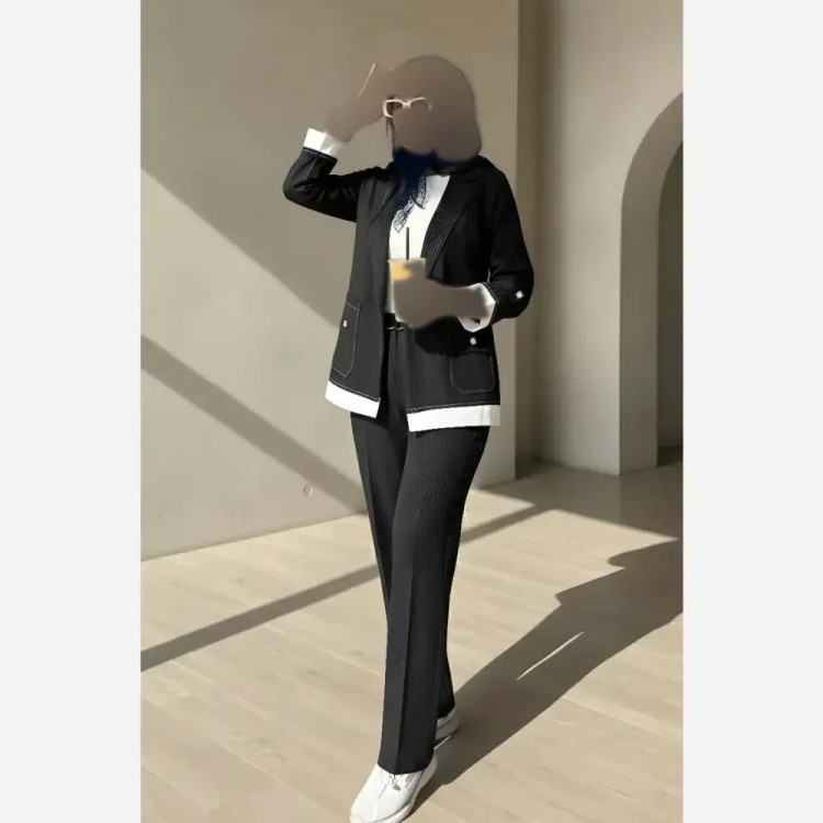 ست کت و شلوار زنانه مدل ساغر جنس مکانیک دیپلمات درجه یک سایز 38 تا 46