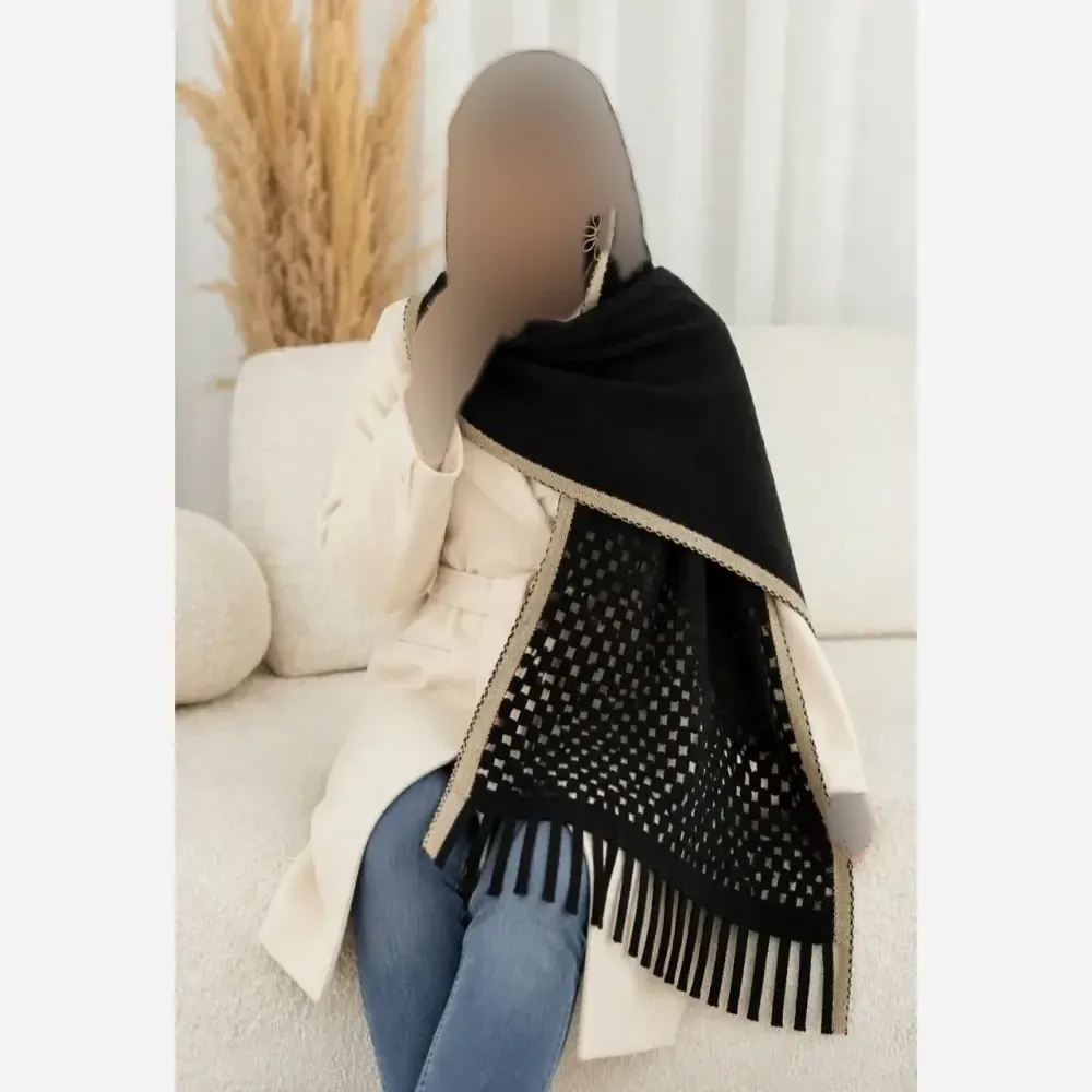 شال بافت مشکی زنانه طرح سه بعدی لب دوزی شده ابعاد 180 در 51 سانتیمتر