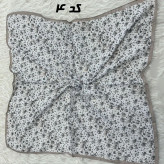 مینی اسکارف نخی نسکافه ای طرح دار قواره 65 در 65 سانتی متر