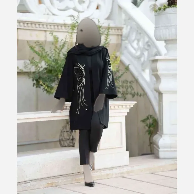 مانتو کتی پروانه جنس مازراتی رنگ مشکی گلدوزی شده