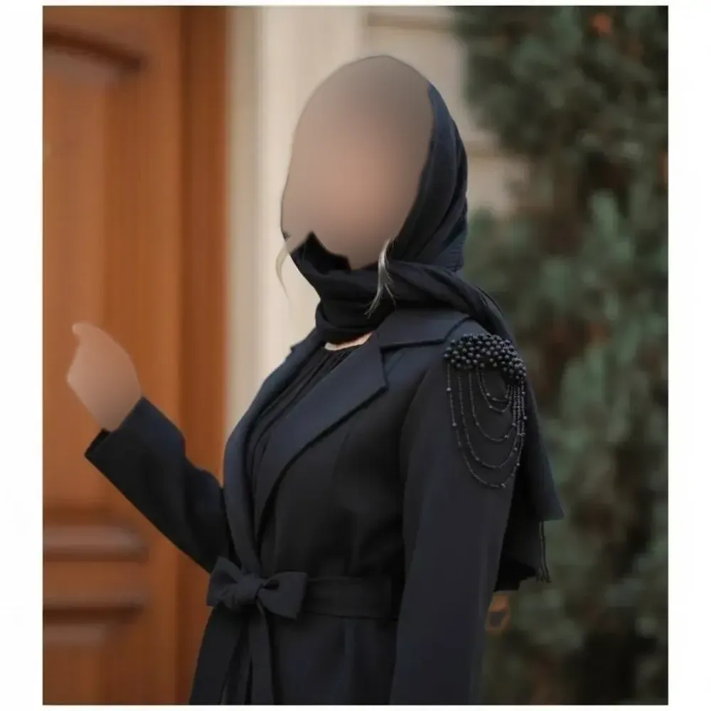 مانتو ماکسی بلند مشکی جنس بزیاق کره ای اعلا سایز یک و دو