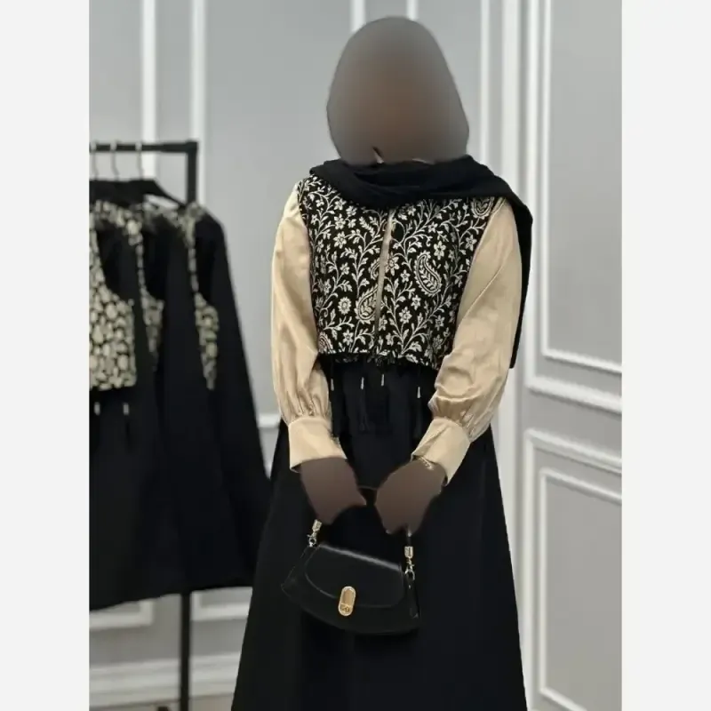 ست کت و دامن زنانه ژیله منگوله دار و دامن پرشیا سایز 36 تا 46