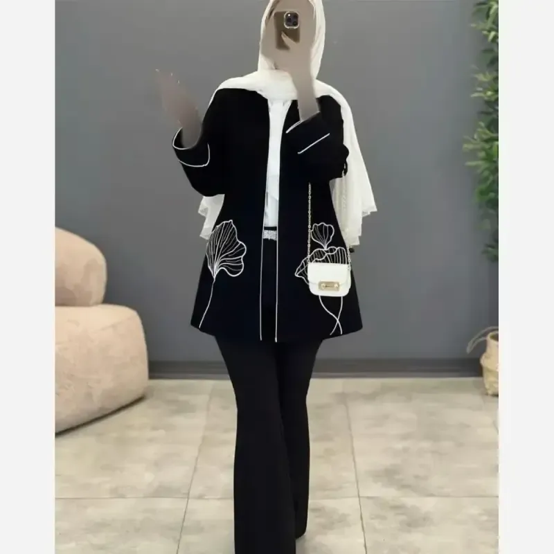 مانتو کتی گلدوزی شده مدل گل لاله نسترن جنس مازراتی رنگ مشکی فری سایز