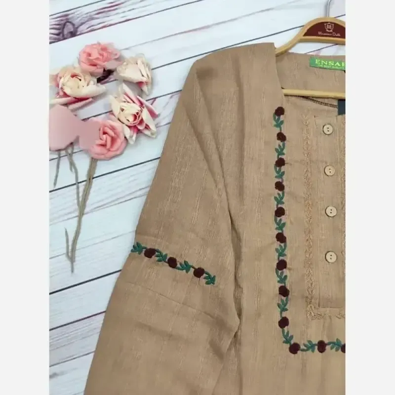 شومیز مانتویی گلدوزی شده جنس شانتون کنفی وارداتی رنگ کرم و نسکافه ای سایز فری تا 46