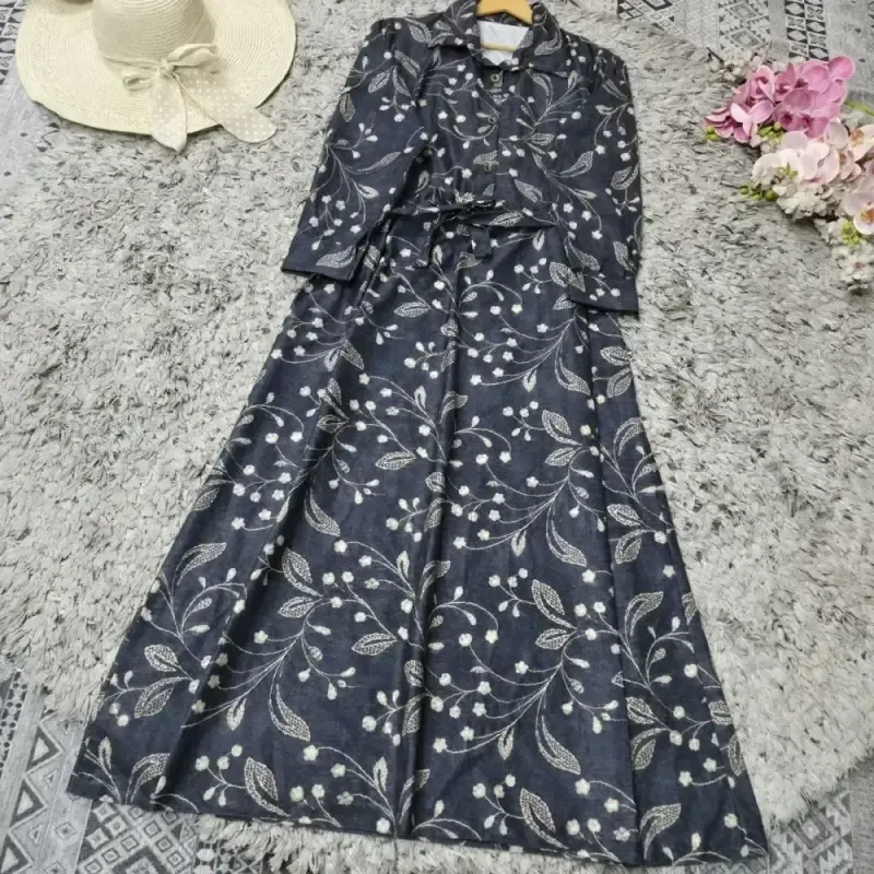 پیراهن پاییزه مخمل چاپی مدل گلسار سورمه ای مات فری سایز 38 تا 48