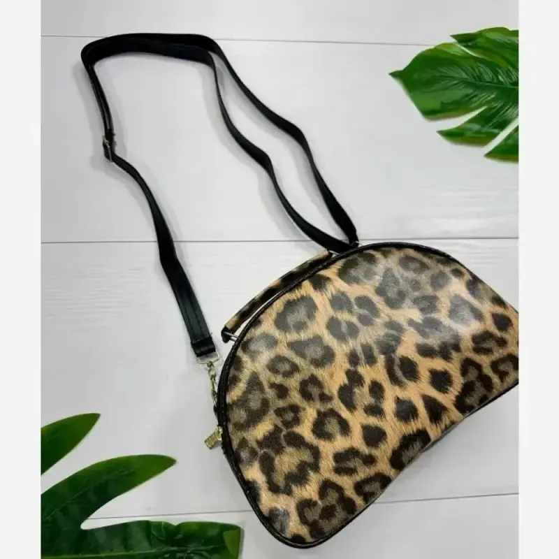 کیف چرم سی بل دو رو پلنگی و مشکی بند بلند 18*25 سانت