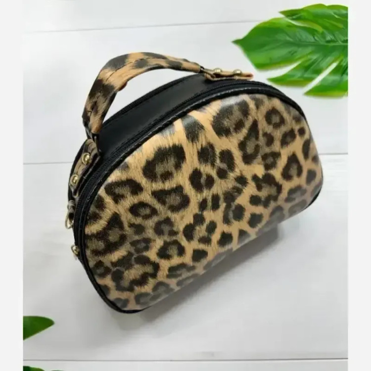 کیف چرم سی بل دو رو پلنگی و مشکی بند بلند 18*25 سانت
