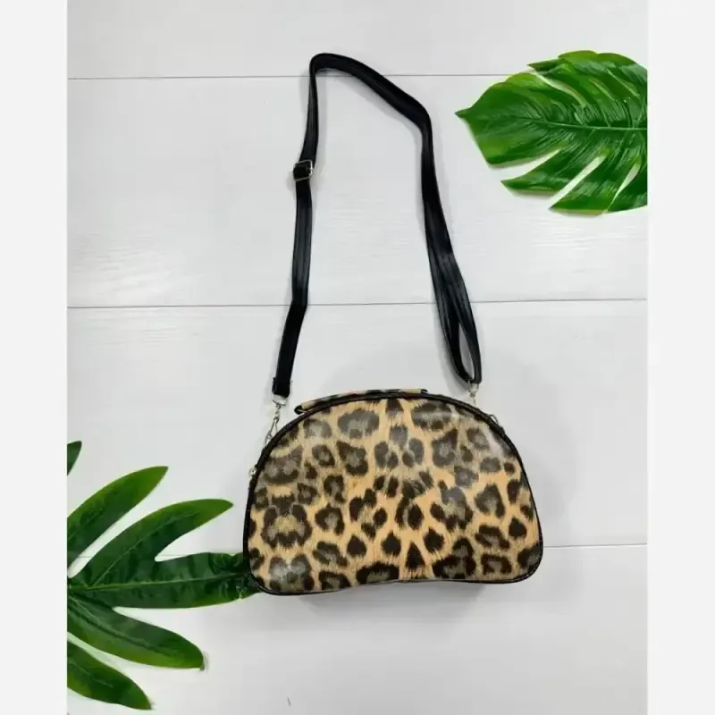 کیف چرم سی بل دو رو پلنگی و مشکی بند بلند 18*25 سانت