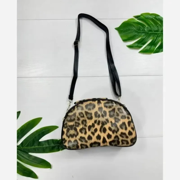 کیف چرم سی بل دو رو پلنگی و مشکی بند بلند 18*25 سانت