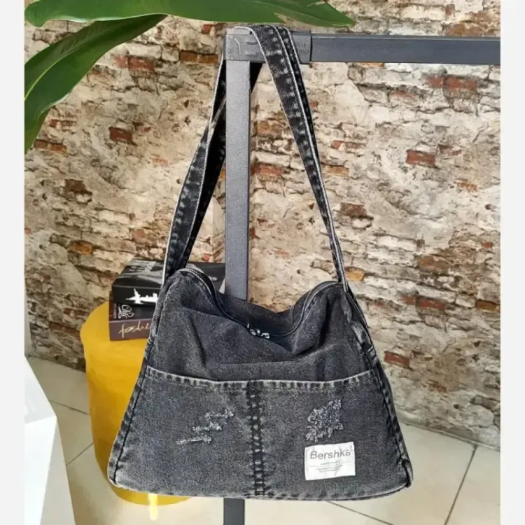کیف جین زنانه لی خارجی و یراق درجه یک ابعاد 30 در 22 در 12 سانت رنگ ثابت