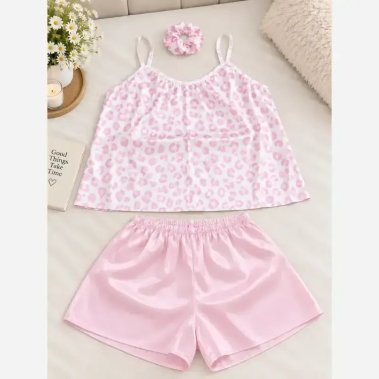 ست لباس خواب سه تیکه ساتن تاپ و شلوارک سایز 36 تا 46