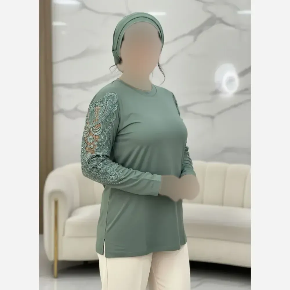 شومیز گیپوری نگین دار مدل سوگل جنس ویسکوز تیپ لاکرا فری سایز