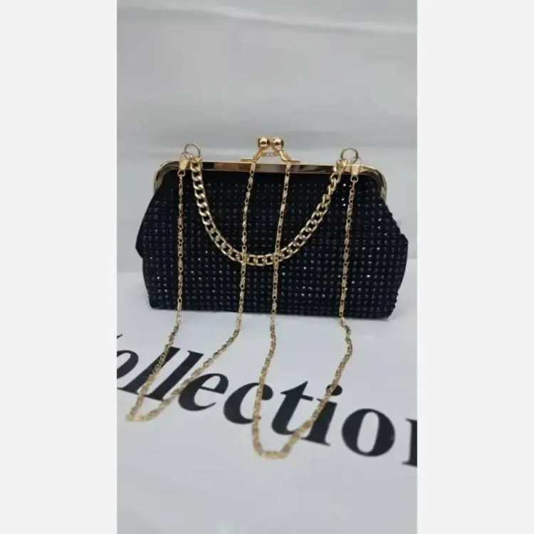 کیف مجلسی مخمل نگین کاری شده رنگ مشکی سایز 18 در 13 بند زنجیری
