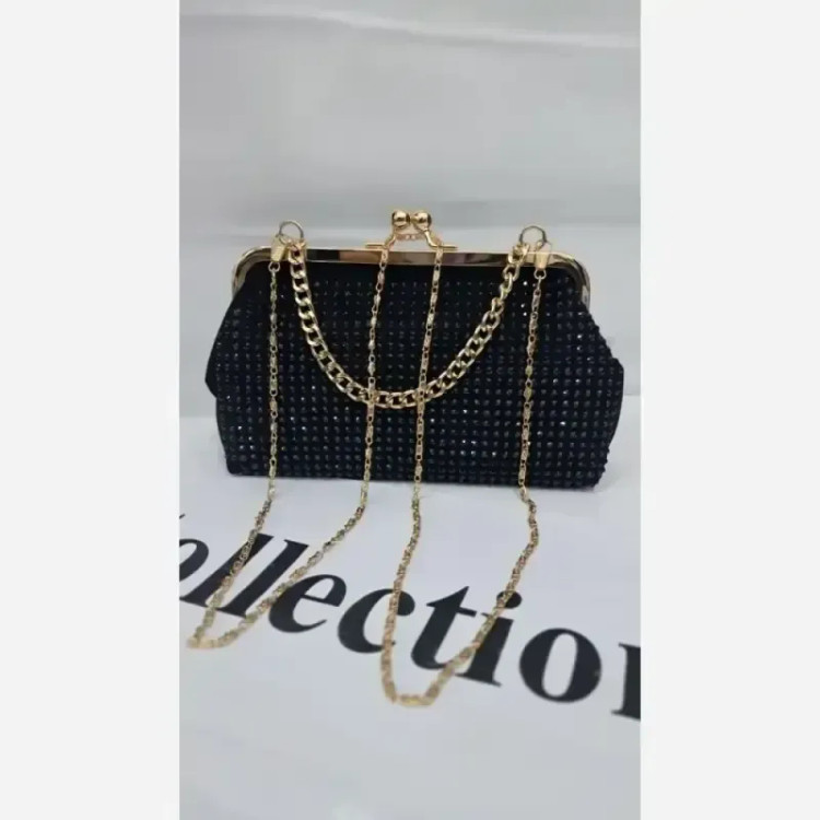 کیف مجلسی مخمل نگین کاری شده رنگ مشکی سایز 18 در 13 بند زنجیری