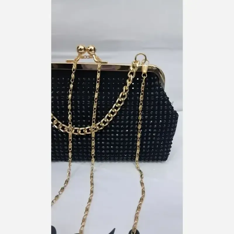 کیف مجلسی مخمل نگین کاری شده رنگ مشکی سایز 18 در 13 بند زنجیری