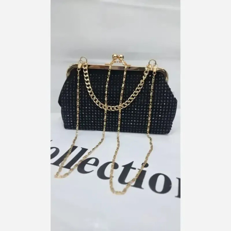 کیف مجلسی مخمل نگین کاری شده رنگ مشکی سایز 18 در 13 بند زنجیری
