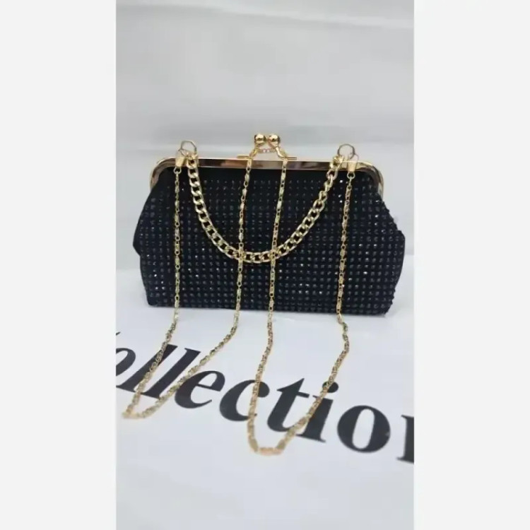 کیف مجلسی مخمل نگین کاری شده رنگ مشکی سایز 18 در 13 بند زنجیری
