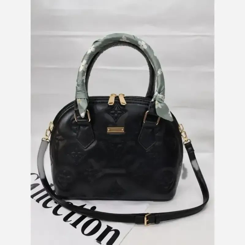 کیف چرمی مشکی زنانه بند دوشی سایز 23 در 23 مدل goldis