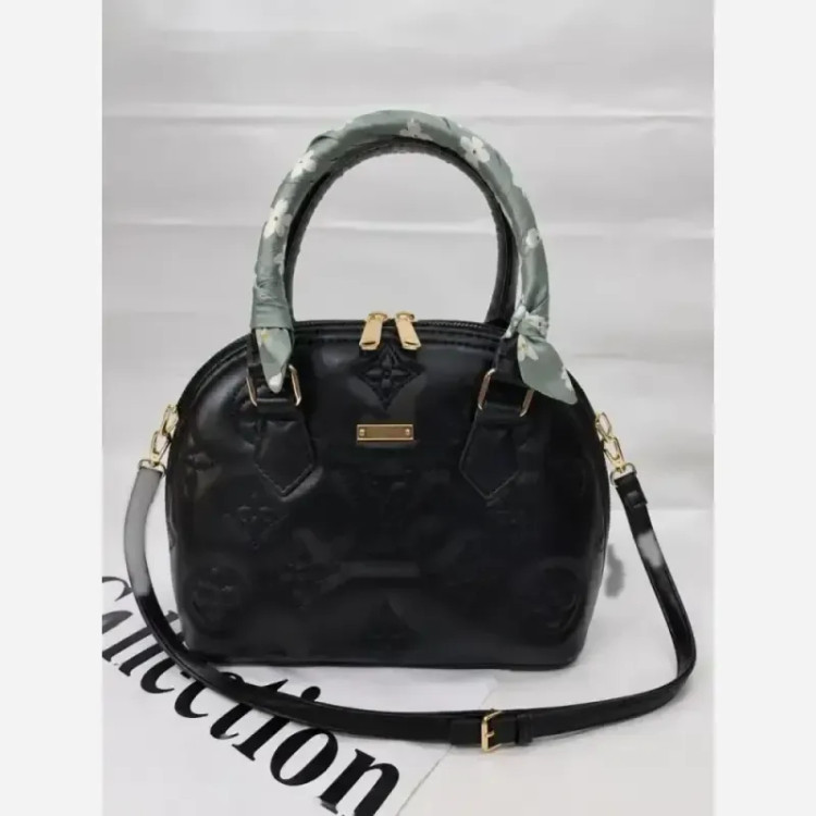 کیف چرمی مشکی زنانه بند دوشی سایز 23 در 23 مدل goldis