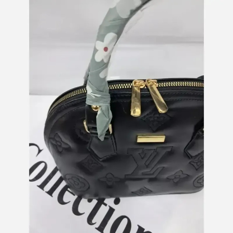 کیف چرمی مشکی زنانه بند دوشی سایز 23 در 23 مدل goldis