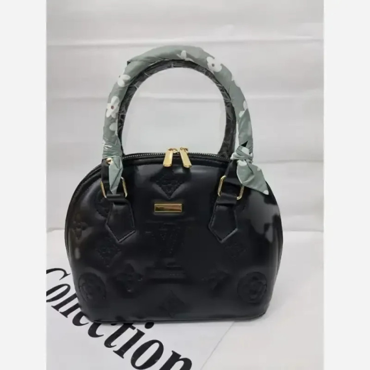 کیف چرمی مشکی زنانه بند دوشی سایز 23 در 23 مدل goldis